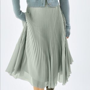 Aritzia midi Twirl skirt